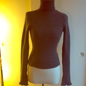 Very stylish Zara turtleneck with extra long sleev